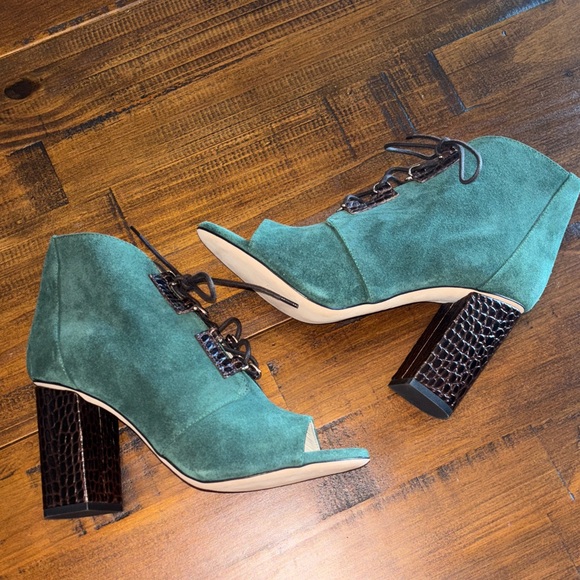 NWOT Clorinda Antinori Suede Booties - Picture 1 of 7